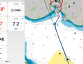 Automatic recalculation: Active routes are blue. Only major course changes are shown as waypoints with flags. If you deviate too far, the route is recalculated as in a car