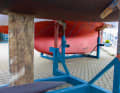 The contact surface on the trestle is larger with the long keel. The power is better distributed