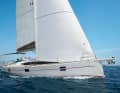 With corners and bevelled edges. The look is striking and exciting. The bowsprit also serves as an anchor bracket and free-floating step