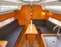 Bavaria Cruiser 33: Clear structures, little decor. The German ship impresses with its straightforward, uncluttered interior design and high level of functionality