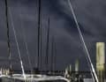 Erwarten den schweren Sturm Ciarán in Lorient: die Ocean Fifties