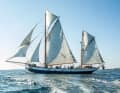 „Belle Amie“ unter Vollzeug. So kommt die Ketsch auf eine Segelfläche von 380 Quadratmetern