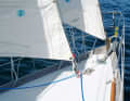 Un étai de cotre permet de nombreuses variantes dans la conduite de la voile - et pas de guindeau à l'avant, auquel quelque chose pourrait accrocher.