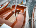 The spacious cockpit with its natural lacquered wooden surfaces resembles a dignified piece of furniture
