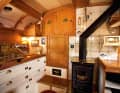 Friesenstube: Self-designed tiles, stove, a fully-fledged bar and galley are rarely found on a small cruiser