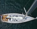 The hull is conservatively designed, the stern relatively narrow. The cockpit is immensely long