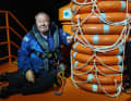 Il comandante Werner Schaufelberger, 72 anni, sull'incrociatore di salvataggio