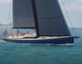 Le gréement et les voiles peuvent être adaptés individuellement aux exigences des propriétaires. Les possibilités vont de la navigation sportive à la navigation en eau bleue.