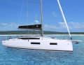 Cool look. The sloping bow stem, the slightly negative deck step and the almost continuous chine are striking features