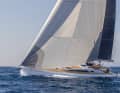 Lange und gestrecke Linien, relativ wenig Freibord, flacher Kajütaufbau. Die Linien der Grand Soleil 52 Performance sind aufregend schön