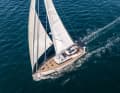 A versatile sailing wardrobe is important for the long strokes on the high seas. The stay jib is part of the basic equipment of a real blue water yacht.