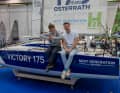 Auf der Messe präsentieren sie auf ihrem Stand den Mini des Rennstalls