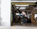 À l'intérieur, "Zero" mise sur des matériaux durables tels que le cuir en écorce de pin ou le marbre avec des veines visibles plutôt que des surfaces polies.