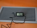 25. temperature measurements at the outlets: When installing the hoses, the air flow must be divided by adjusting a distributor flap. This involves setting which part of the air flow should go to the saloon and which to the aft cabin. Once the hose has been fitted and glued, the flap can no longer be readjusted from the outside