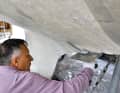 4. the unevenness of the plane is filled with an epoxy adhesive system so that the mats lie smoothly on the surface
