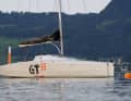 The pronounced deck projection and the comparatively low bow stem characterise the appearance. The kinks in the hull are also very pronounced