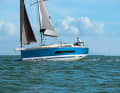Dufour's new smallest. Special features: inflatable bathing platform, double lounger in the cockpit and saloon, tiller steering
