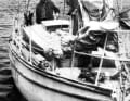 Wilfried Erdmann, damals 27, trifft nach seiner Weltumsegelung am Abend des 7.5.1968 im Hafen von Helgoland ein