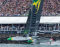 Das australische SailGP-Team vor großer Kulisse.
