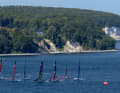 La première journée de course a permis à la plupart des navigateurs de s'amuser comme des fous sur le plan d'eau de la Baltique, au large de Rügen. Felix Diemer a fait partie des photographes internationaux qui ont mis en scène le spectacle de la voile devant les falaises de craie de Rügen.