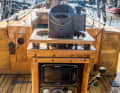 The old compass column now also accommodates the chart plotter and the engine panel