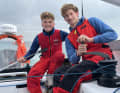 Lennart Burke (r.) und Melwin Fink auf ihrer Pogo 40 S4 "SignForCom"