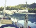 Genauso hatten sie es sich vorgestellt: ankern vor Palmeninseln, dösen an Deck – wie vor Moorea