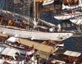 Beim Holzbootfestival im norwegischen Risør ist das Drumherum der wichtigste Grund für die Teilnehmer anzureisen. Gesegelt wird tagsüber aber auch