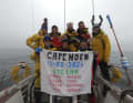 Die Crew feiert die Kap-Hoorn-Passage, die deutlich ruhiger ausfällt, als erwartet