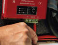 5. connect the output of the charger to the positive terminal of the consumer battery; the cable of the charging relay can be used for this purpose. A fuse must be installed on the battery