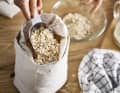 Les sacs à poussière textiles avantageux "Gullrismot" d'Ikea conviennent pour tous les aliments secs.