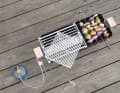 Thanks to the recesses, skewers can be attached directly