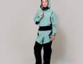 Access is via a large zip on the back. The Verso Drysuit therefore also offers a drop-seat function. This makes it easier to go to the toilet because you don't have to take off the whole suit