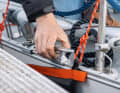 Multifunctional: Perforated rails are fitted along the entire length of the boat, jumping cleats, spi mooring points - everything can be moved as required