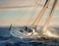 Le calme même. Légèrement effrayé, le Rassy traverse la vague comme un couteau chaud dans du beurre