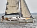 Marschiert gut los: Bei 4 Beaufort macht das Boot Speed und Spaß. Die höherwertigen Segel