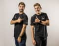 Heiteres Doppel-Port von Boris Herrmann und seinem treuen Co-Skipper Will Harris.