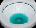 Esistono agenti antigelo speciali per l'impianto sanitario. L'alcol o il normale antigelo per il radiatore dell'auto non sono adatti a questo scopo.