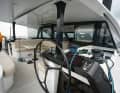 Helm position of the HH44. The pillars can be swivelled inwards or outwards from their central position. This allows better utilisation of lever clamps and winches - and improves either the view of the sails or the weather protection. However, this is implemented even more consistently on the Outremer 52