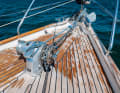 Subsequently: The large anchor windlass mounted on the foredeck fulfils the owner's wishes. Practical, but still unsightly
