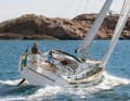 Harmony theory. Well-trimmed, the HR 400 is easy to handle even in fresh winds