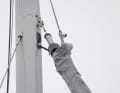 Strong loop: The hot eye has to absorb most of the force, as it not only bears the weight of the roll-up hose. In fact, far greater forces occur when the hose hangs and is pulled hard on the halyard