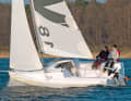 Das ehemalige Rotkäppchen von Dehler, dann modifiziert als Varianta 18 von Hanseyachts, wird jetzt wieder am Schluchsee bei Zanon Nautic gebaut.   Rumpflänge 5,50 m; Breite 2,40 m; Gewicht 750 kg; ab 26.200 Euro