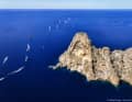 Imposant: Blick von oben auf die Flotte der Ibiza JoySail 2023
