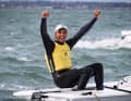 Qui il campione del mondo U21 festeggia nella zona irlandese della Coppa del Mondo a Dun Laoghaire.