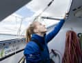 Rosalin Kuiper an Bord von "Holcim – PRB". Das Boot führt sie 2025 als Skipperin ins Ocean Race Europe