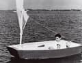 Mercredi 3 septembre 1947 : Clifford McKay jr., âgé de 11 ans, fait le voyage inaugural avec le prototype de l'Opti originelle.