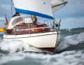 The Vindö 40 has a strong tendency to yaw, partly due to the concentration of volume amidships and the very short shaft. Owners call this behaviour "rolling around her belly". Due to the slow response to rudder commands, experience and anticipation are required to keep this classic boat on course