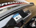 The pictogram on the Mercury shows which side the engine may be placed on