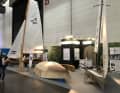 Der Stand auf der boot Düsseldorf mit dem hölzernen Skiff der TH OWL im Hintergrund, dem neuen Projekt und dem „Förderacer“, einem ähnlichen Projekt von Schiffbaustudenten aus Kiel